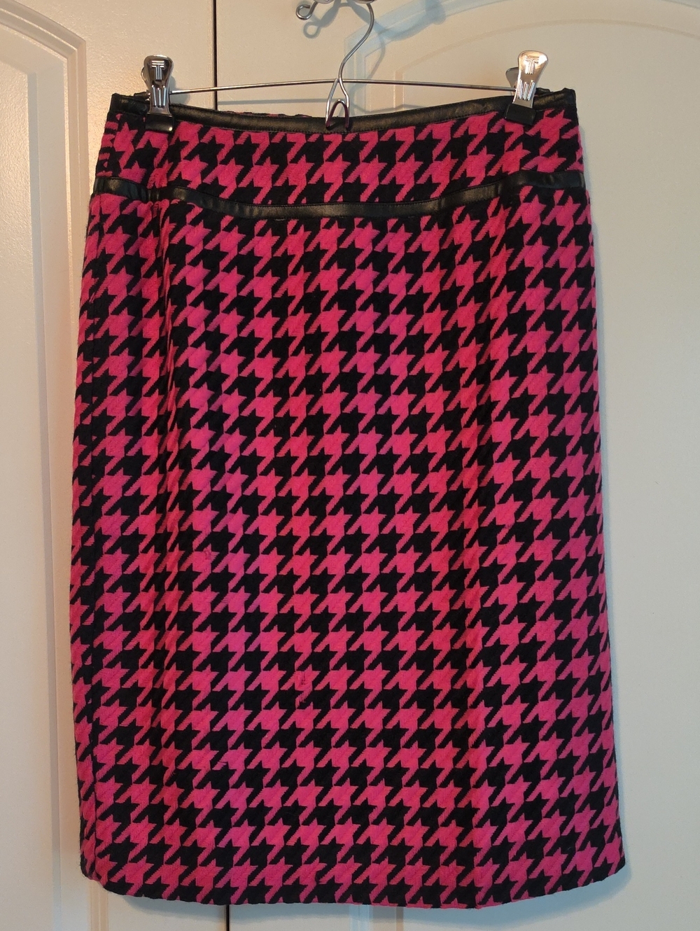 metrostyle Pink & Black Houndstooth Pencil Skirt